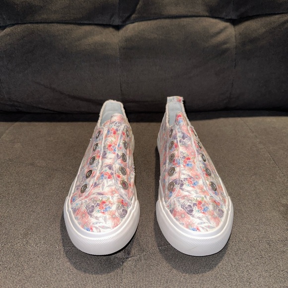 Women’s Blowfish Play Shoes - Picture 2 of 12